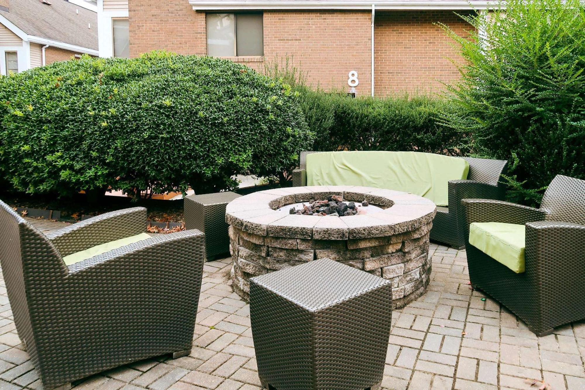 Tysons Corner Suites, A Baymont By Wyndham Vienna Exterior photo